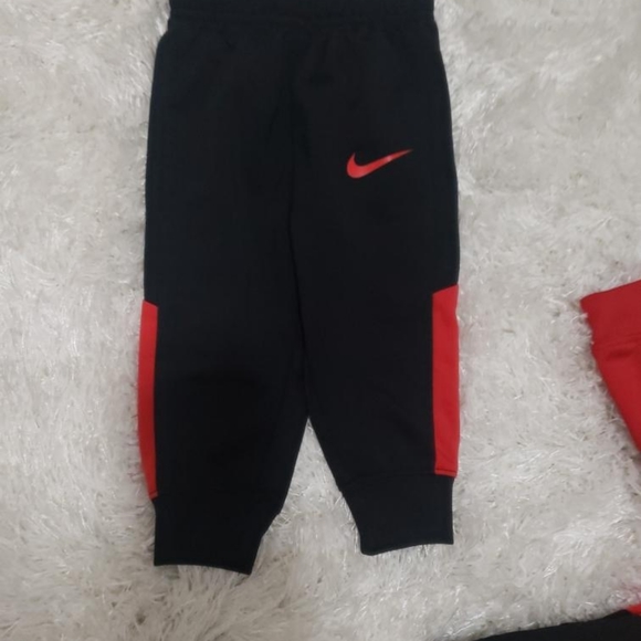 Nike red and black track suit - Picture 6 of 6